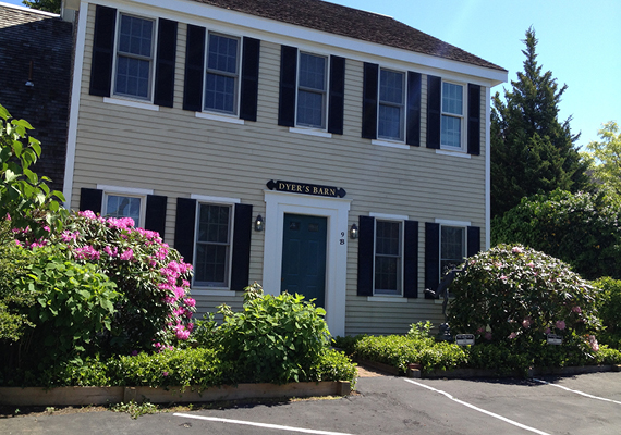 3 bedroom, 2.5 bath with En suite master, galley Kitchen, grand room, full private sun deck, air conditioning and heating, WiFi, iHome, Comcast TV/DVD.